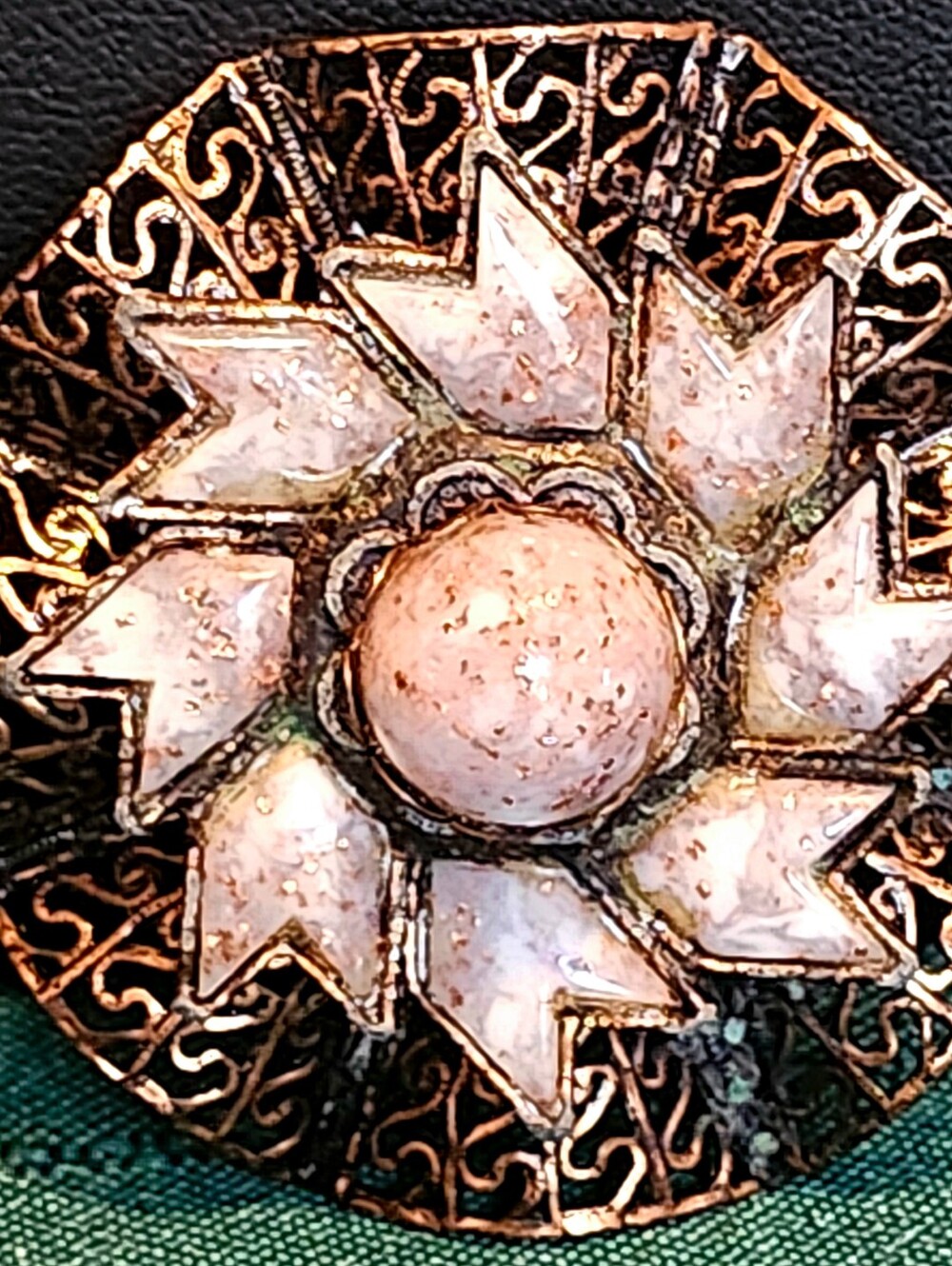 Vintage 1960s Copper & Glitter Confetti Lucite Starburst Necklace & Brooch - Picture 7 of 10